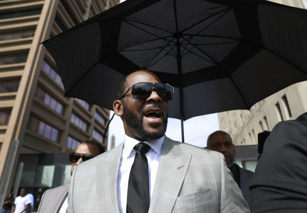 I BELIEVE I CAN LIE: R. Kelly’s Former Employee Pleads Not Guilty To Conspiracy Charges