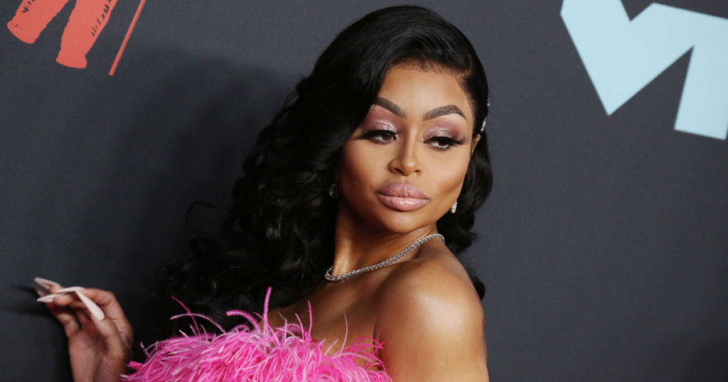 WHEW CHILE, THE GHETTO!: Blac Chyna Reportedly Yelled and Screamed Over Pizza & Got Into It a Fight with a Fan Before Leaving the VMA’s