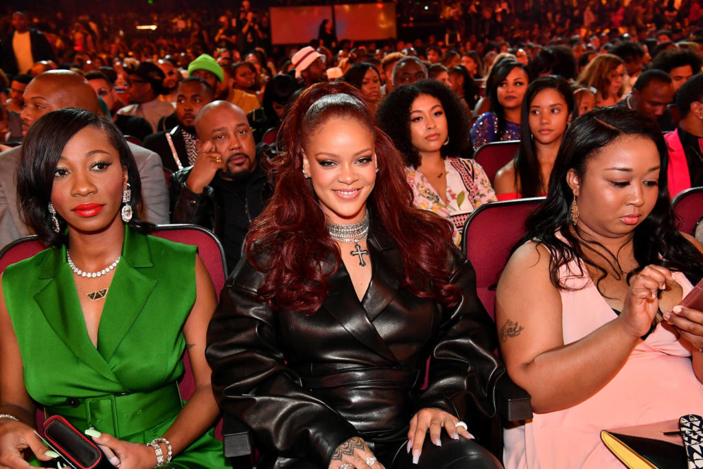 THANK YOU, MA’AM!: Rihanna Isn’t Interested In Performing At The Super Bowl Until Her Album’s Complete – “My Fans Are Gonna Have My Neck”