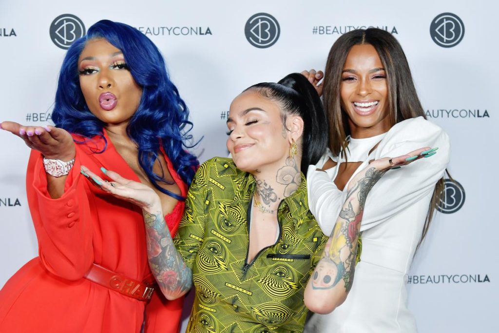 I KNOW SOMEBODY LYING: Megan Thee Stallion Clears Up Relationship Status with Moneybagg Yo Stating She’s Single; But Now Fans Think She Smashing Rapper YG (VIDEO)