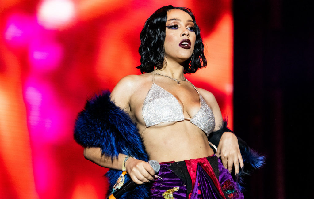 ISSA BOP OR ISSA FLOP: Doja Cat Showcases Her Versatility As She Cannels Her Inner Harley Quinn for Girl Power Anthem – “Boss B*tch”
