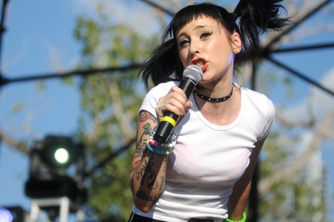 Kreayshawn Owes Sony $800K, Asks Stans To Stream Her Out Of Debt