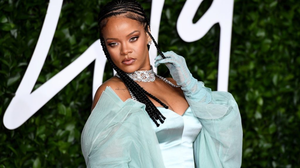 YES, SHE STILL MAKES MUSIC PEOPLE: Rihanna Assures Fans New Album Is Coming – “It’s Going To Be Worth It” (VIDEO)