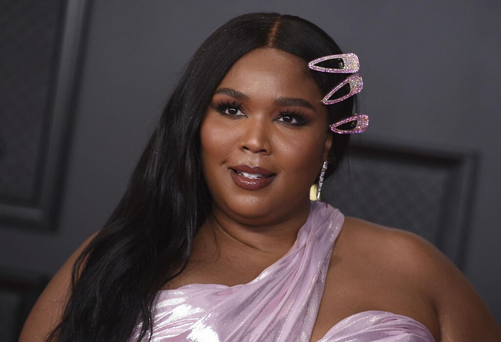 NOT ME, GIRL!: Lizzo Shuts Down Relationship Rumors Clarifying That She’s Single After Paparazzi Catches Her Allegedly Boo’d Up – “I’M SINGLE”
