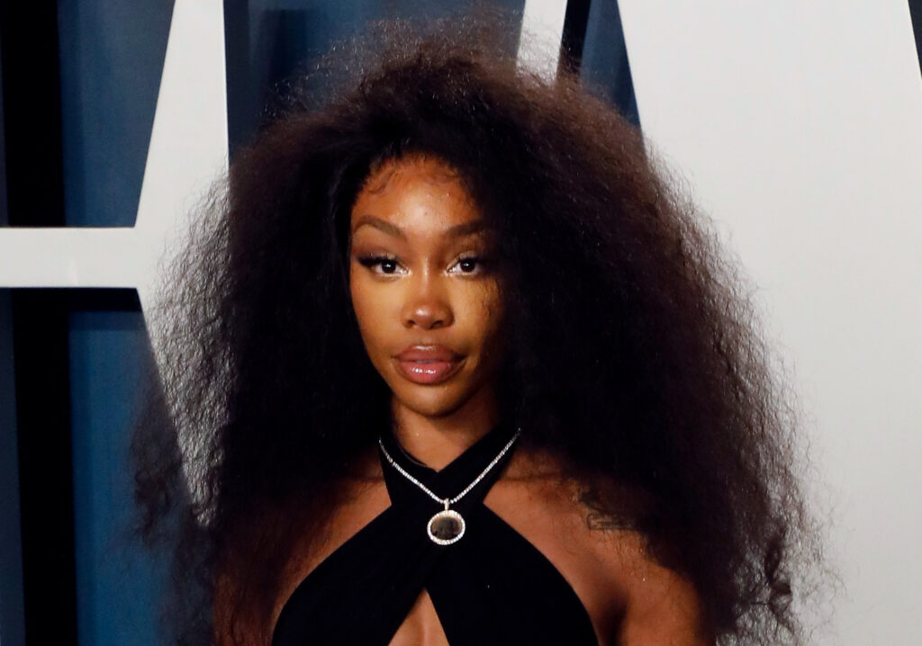 GETTING CONTROL: SZA Calls Out Photographer Who She Says Released Sexy Bikini Photos Without Her Permission – “I Begged You Not to Post These”