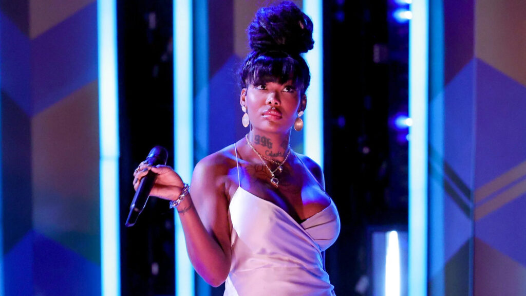 UNDERSTANDABLE OR UNACCEPTABLE?: Summer Walker Refused to Sing Certain Songs During Her Show As She Says They’re Triggering for Her & Now The Internet is Going At It